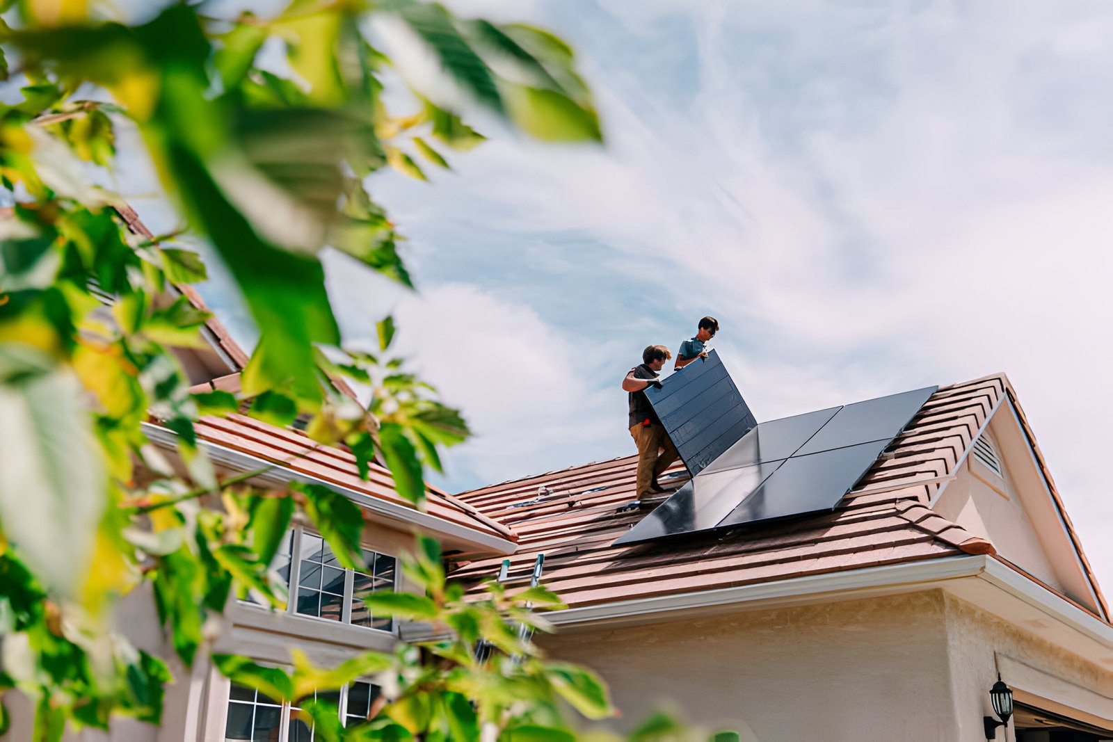 Read more about the article The Advantages of Going Solar with O’Brien Solar: Cost Savings, Sustainability, and More